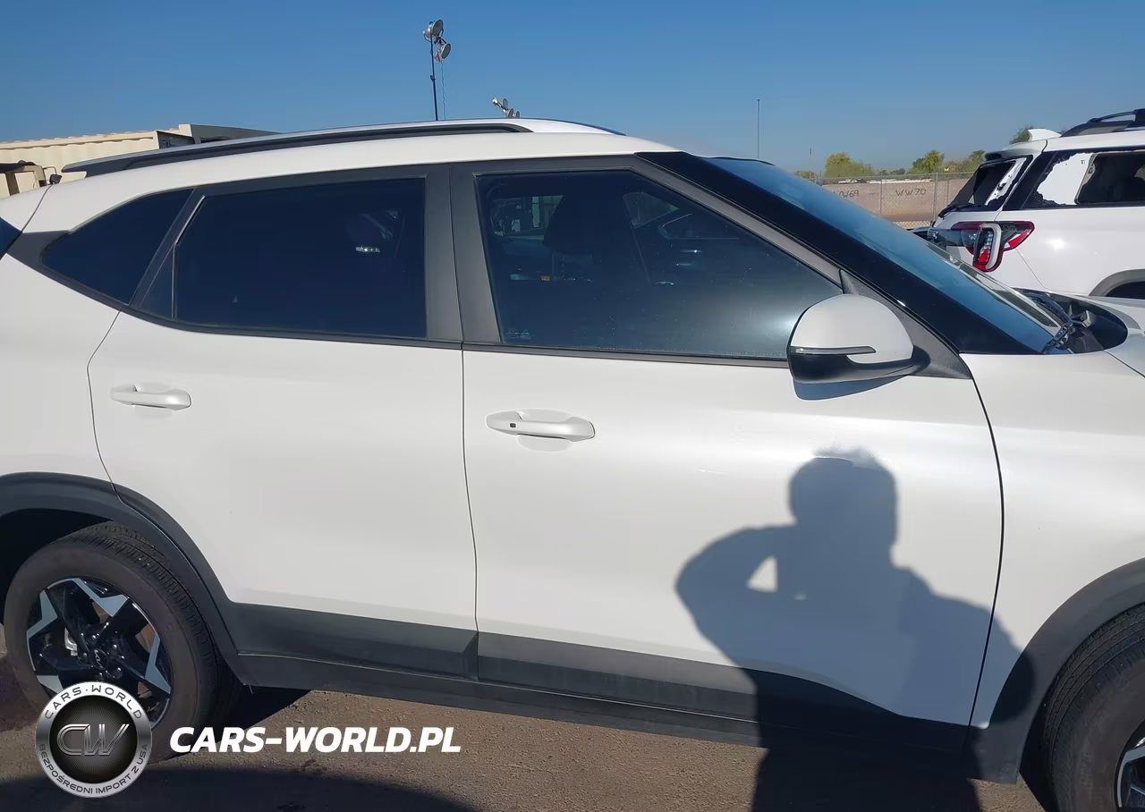 2025 Kia Seltos S VIN:KNDEUCAA9S7751577 - 14