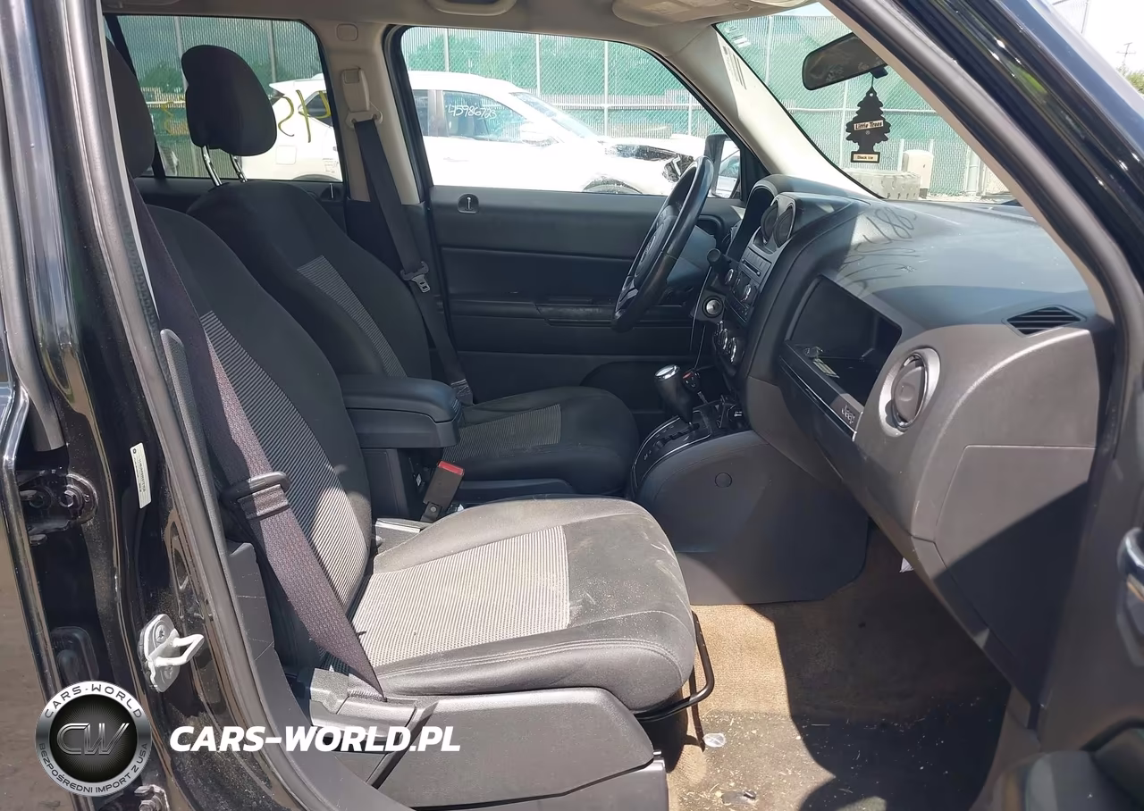 2014 Jeep Patriot Latitude VIN:1C4NJRFB9ED721630 - 5