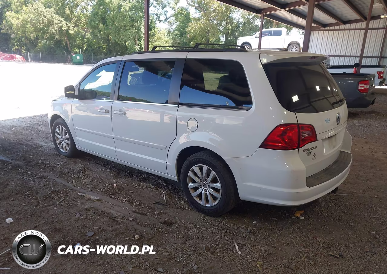2014 Volkswagen Routan Se VIN:2C4RVABG4ER135178 - 3