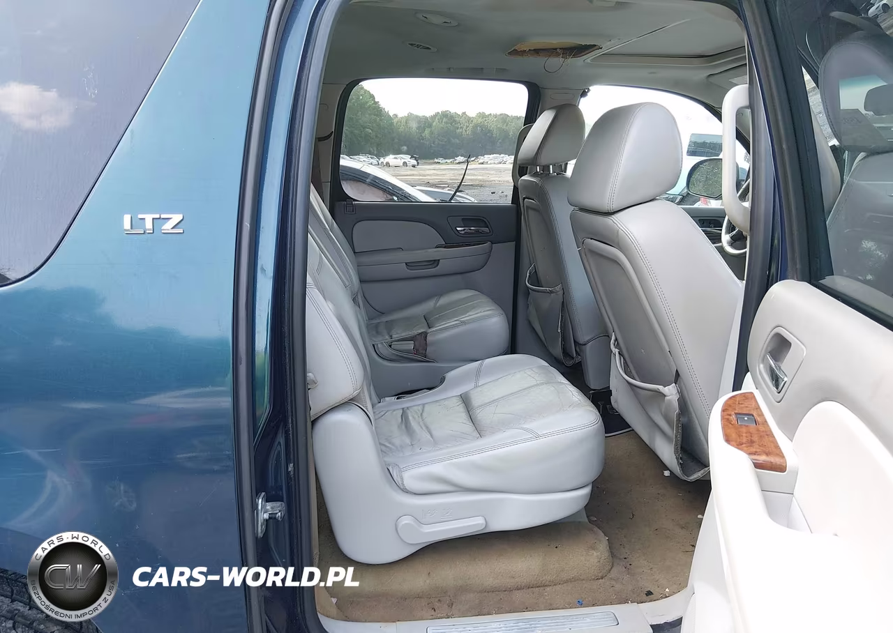 2007 Chevrolet Suburban 1500 Ltz VIN:1GNFC16007R334864 - 8