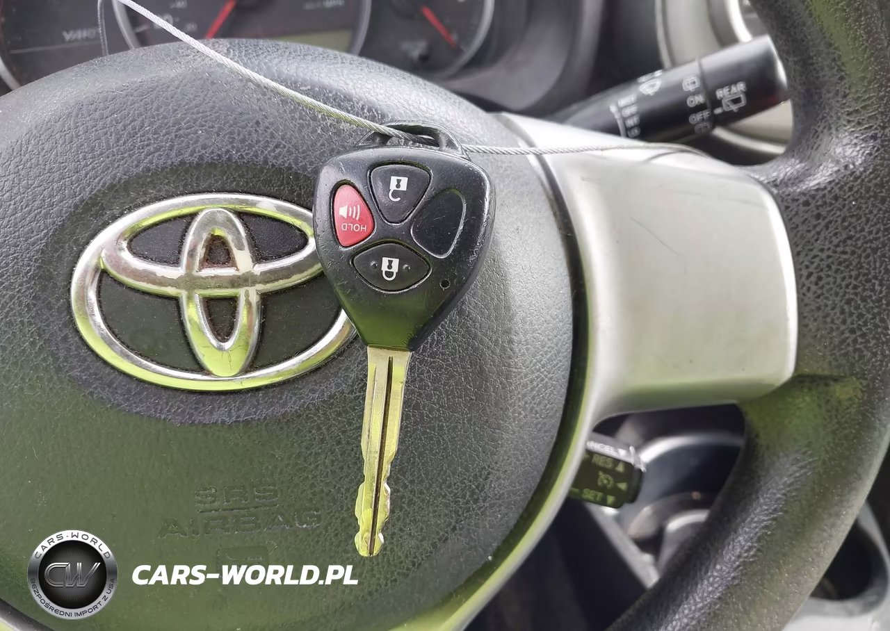 2012 Toyota Yaris Le VIN:JTDKTUD38CD503476 - 11