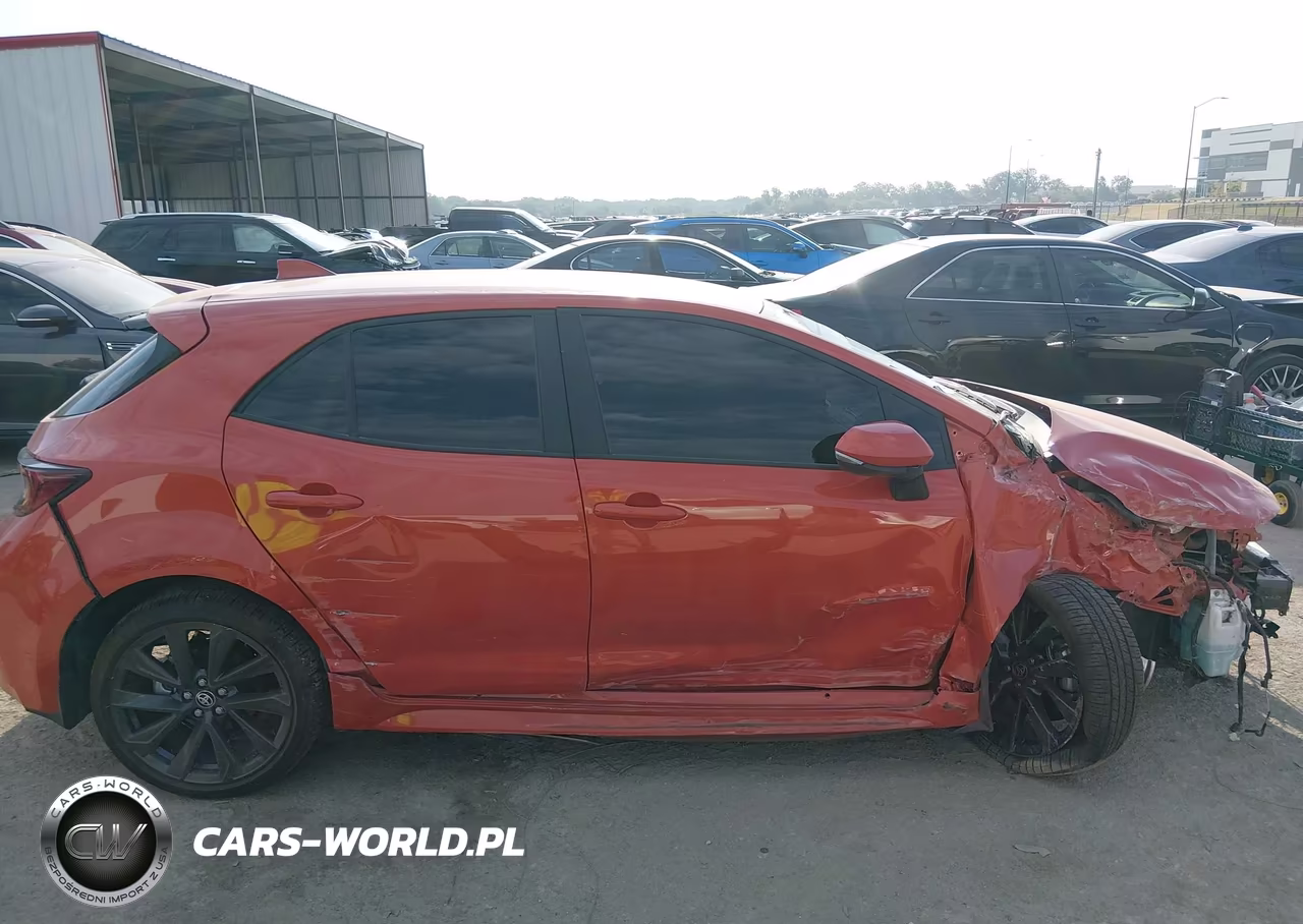 2025 Toyota Corolla Xse VIN:JTNC4MBE8S3253887 - 12