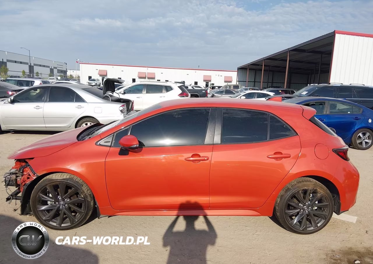 2025 Toyota Corolla Xse VIN:JTNC4MBE8S3253887 - 13