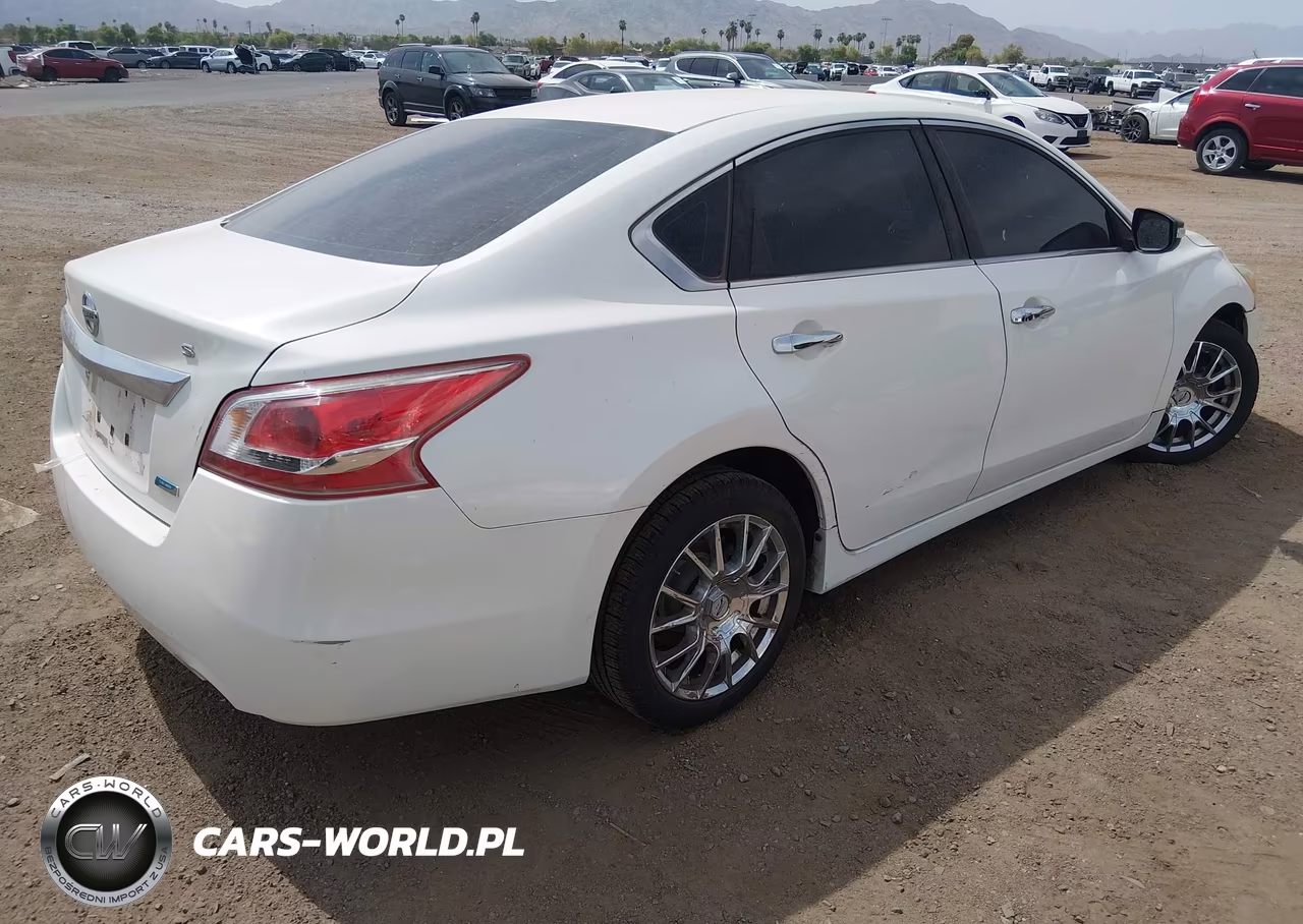 2013 Nissan Altima 2.5 S VIN:1N4AL3AP0DC215381 - 4
