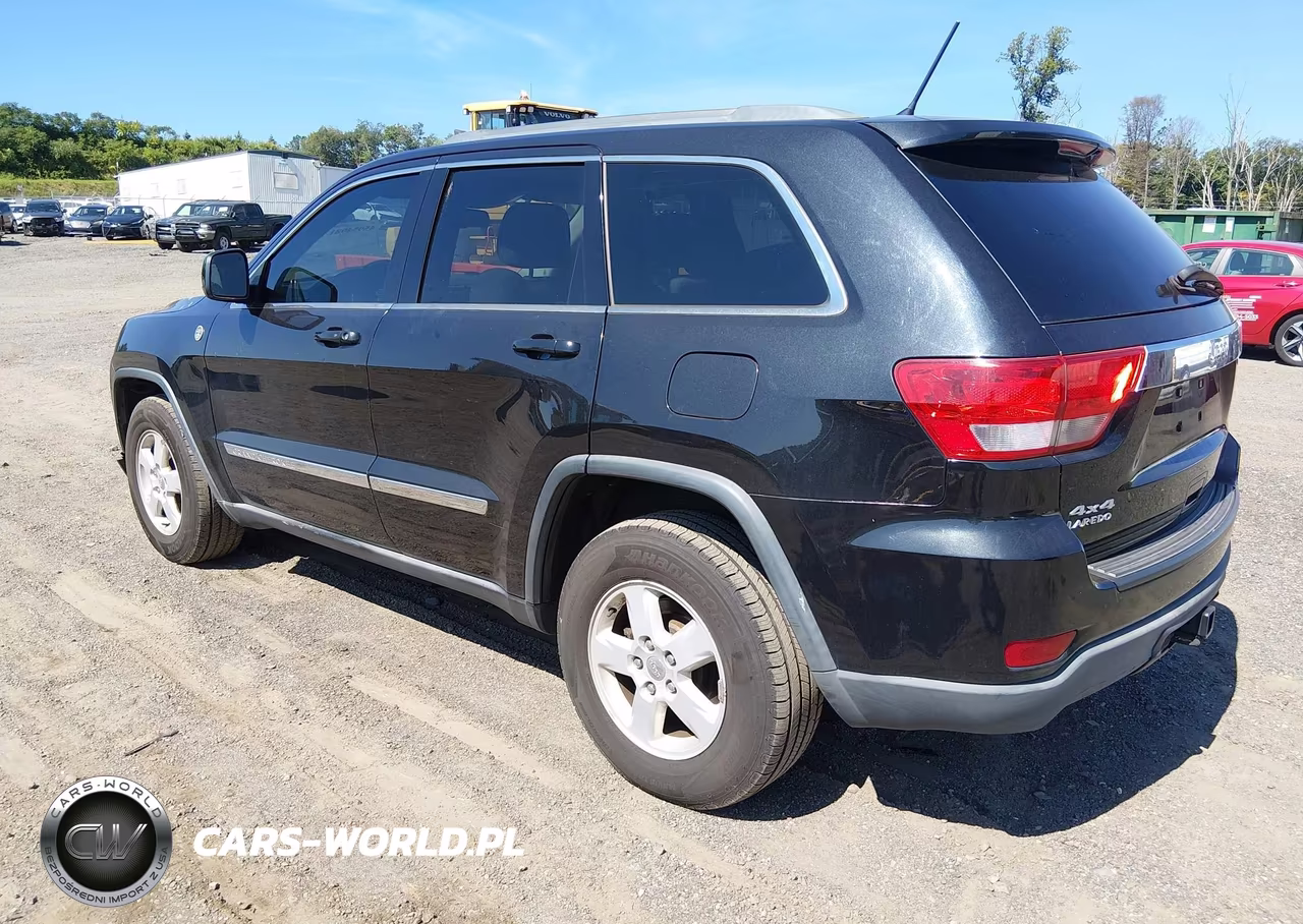 2012 Jeep Grand Cherokee Laredo VIN:1C4RJFAG9CC317507 - 3