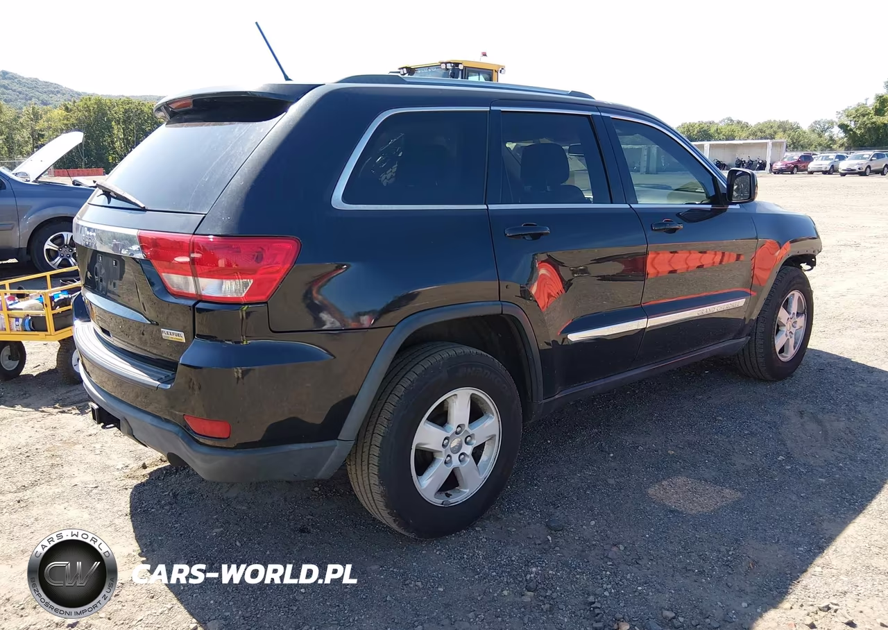 2012 Jeep Grand Cherokee Laredo VIN:1C4RJFAG9CC317507 - 4