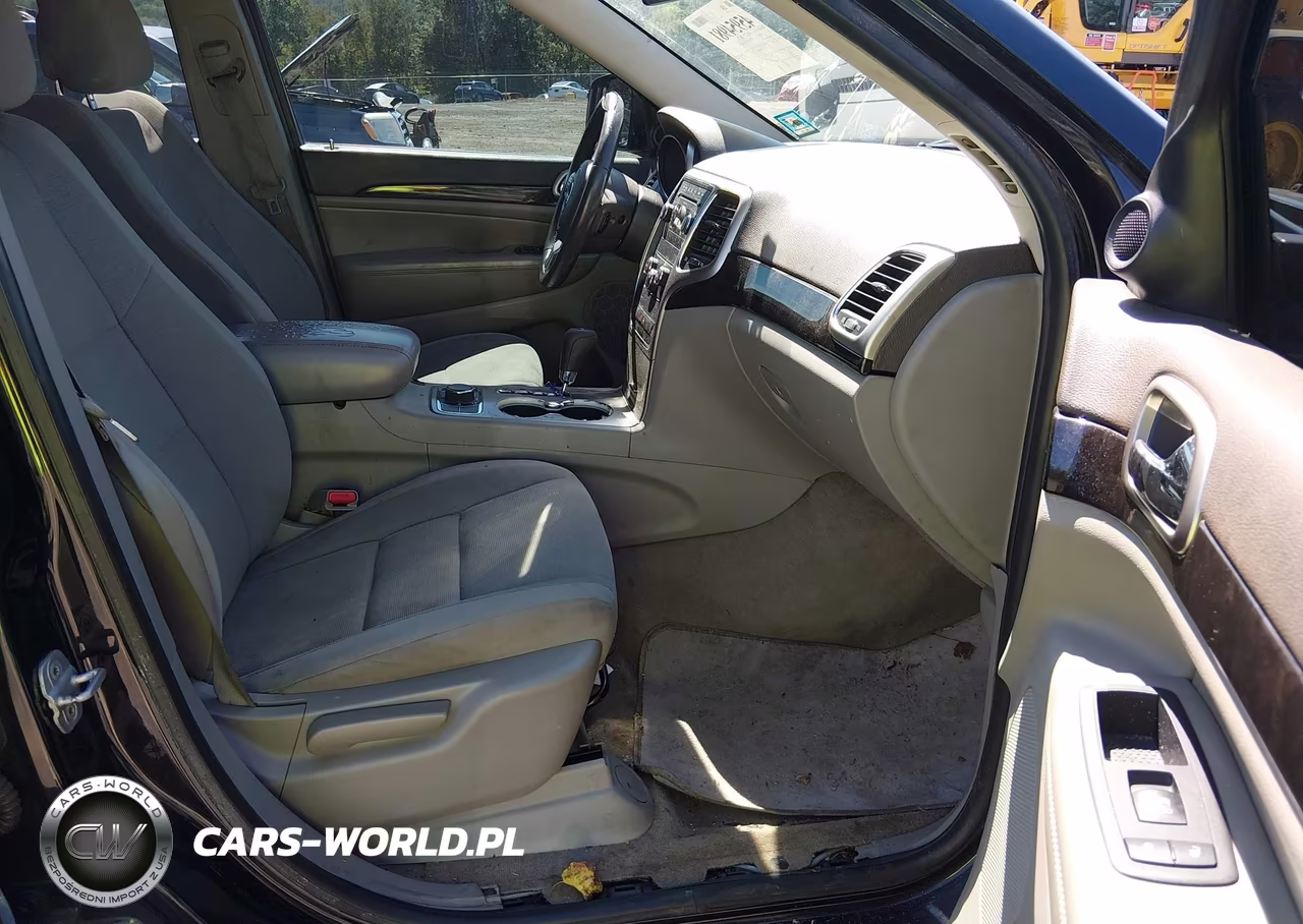 2012 Jeep Grand Cherokee Laredo VIN:1C4RJFAG9CC317507 - 5