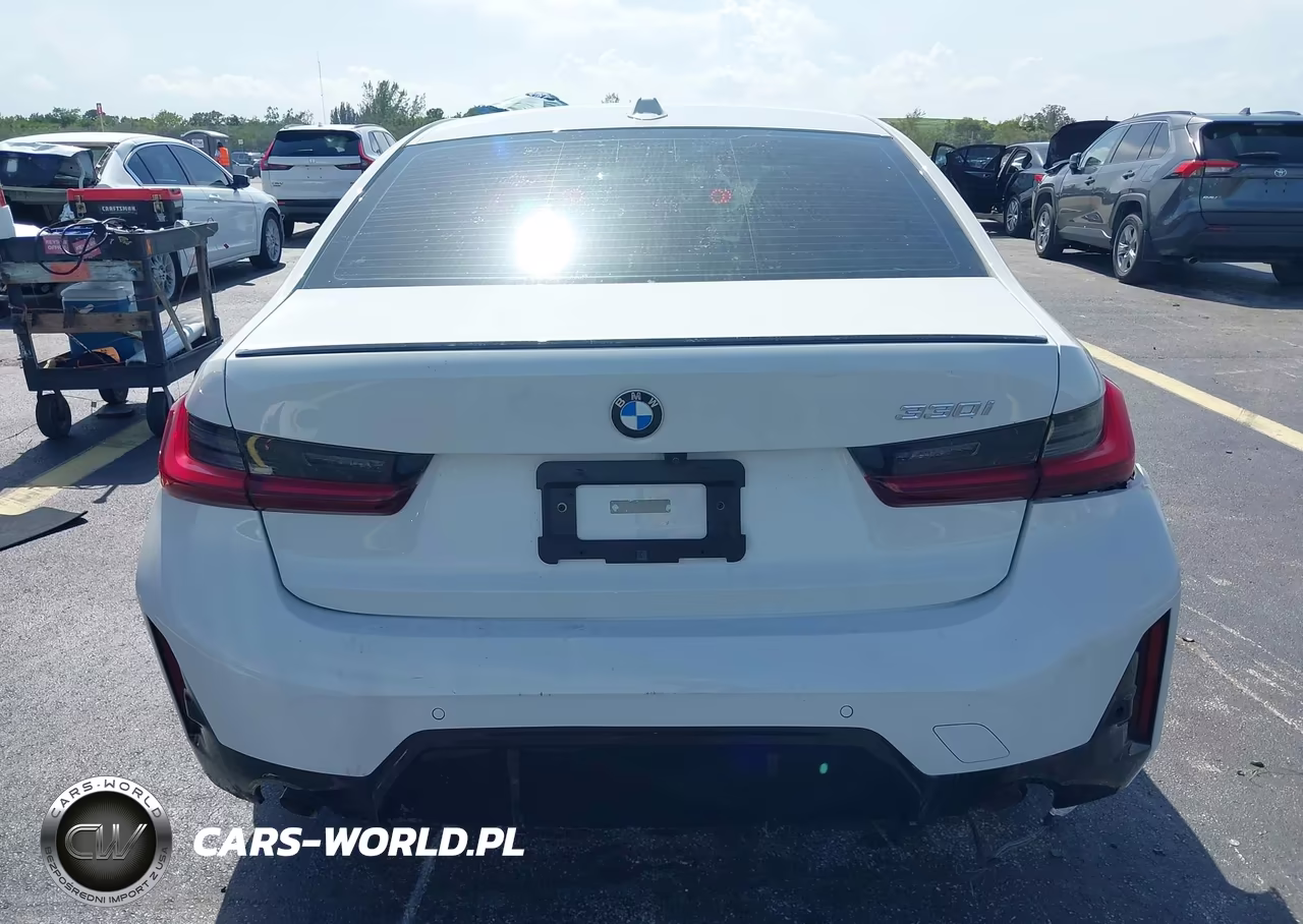 2025 BMW 330I VIN:3MW69CW05S8F36845 - 17