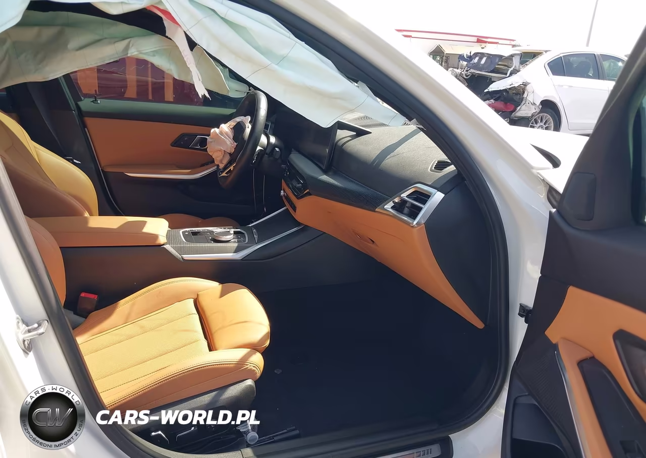 2025 BMW 330I VIN:3MW69CW05S8F36845 - 5