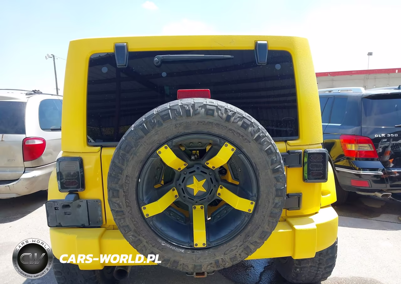 2008 Jeep Wrangler Unlimited X VIN:1J4GB39118L576660 - 15