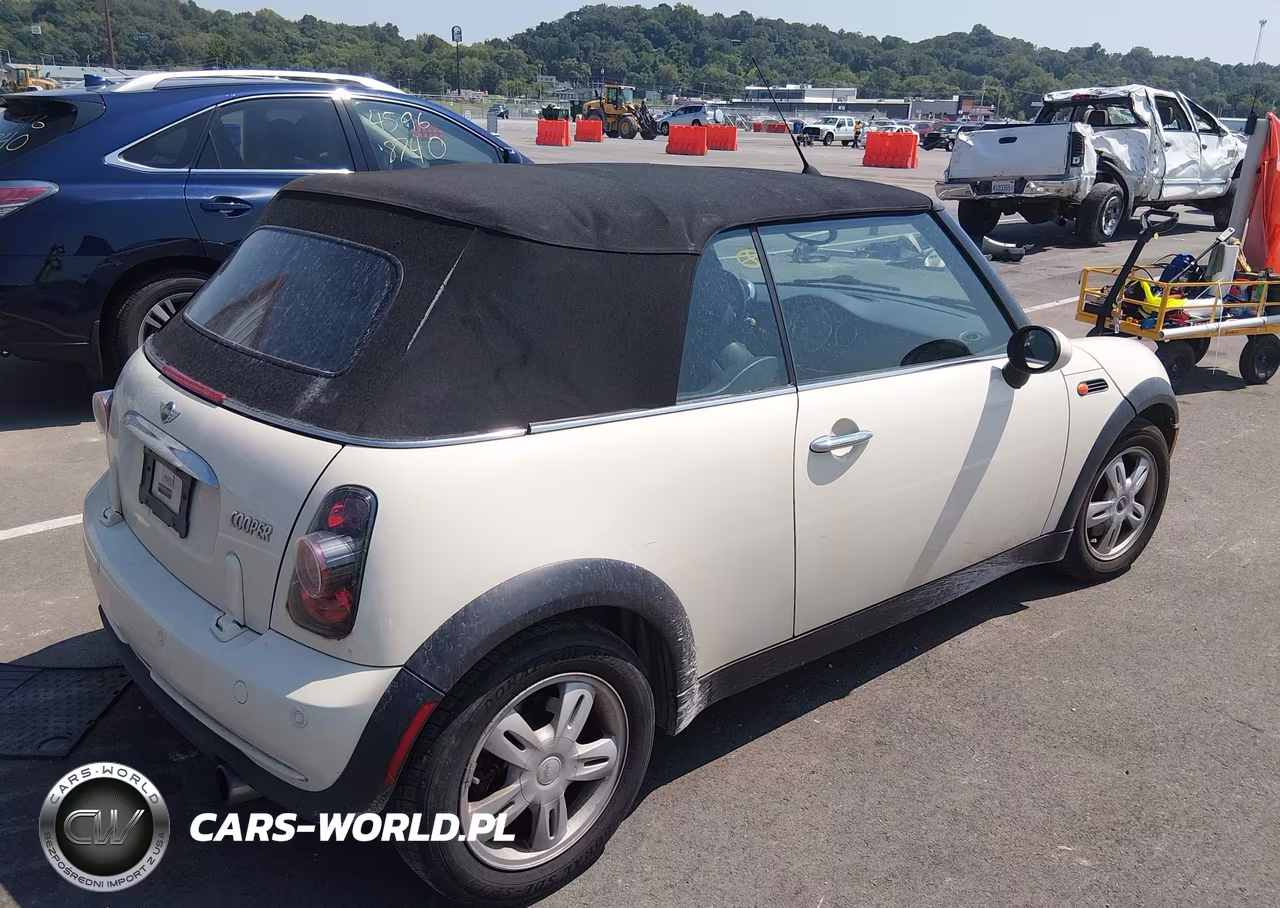 2006 Mini Cooper VIN:WMWRF33586TF65697 - 3