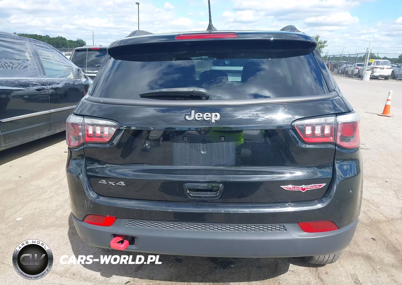 2018 Jeep Compass Trailhawk 4X4 VIN:3C4NJDDB9JT129817 - 16