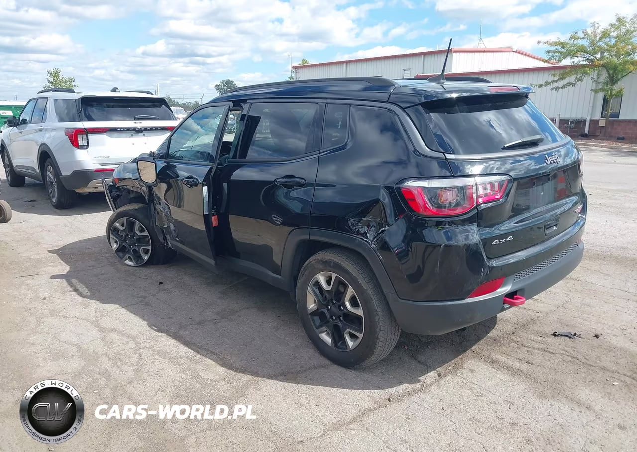 2018 Jeep Compass Trailhawk 4X4 VIN:3C4NJDDB9JT129817 - 3
