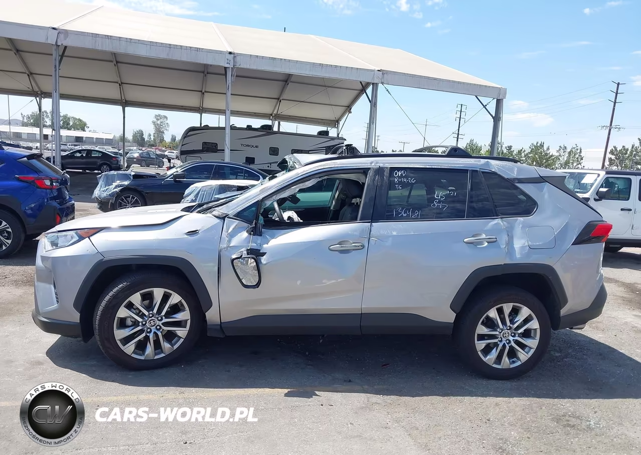 2021 Toyota Rav4 Xle Premium VIN:2T3C1RFV1MC136481 - 14