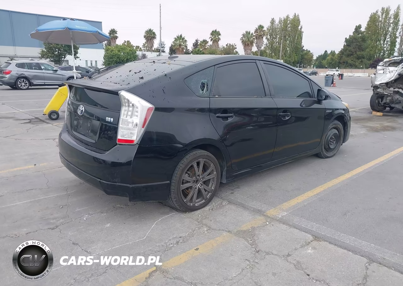 2011 Toyota Prius Three VIN:JTDKN3DU1B5294913 - 4