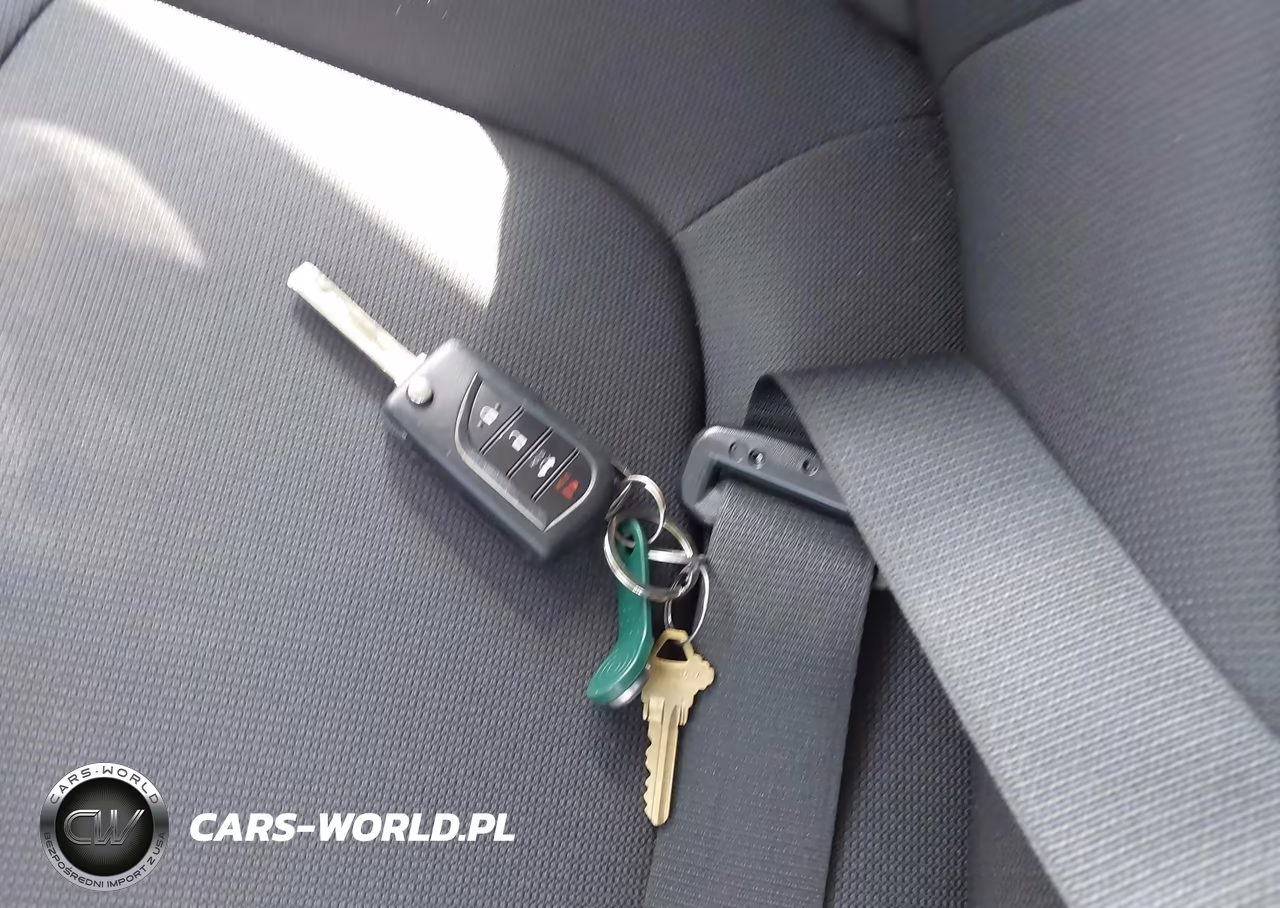 2022 Toyota Corolla Le VIN:5YFEPMAE3NP276592 - 11