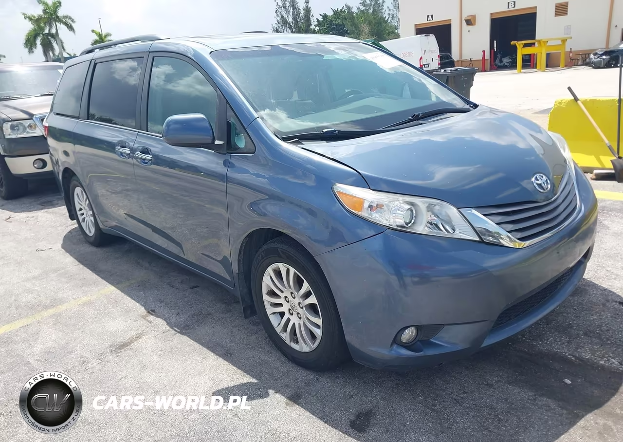 2016 Toyota Sienna Xle 8 Passenger