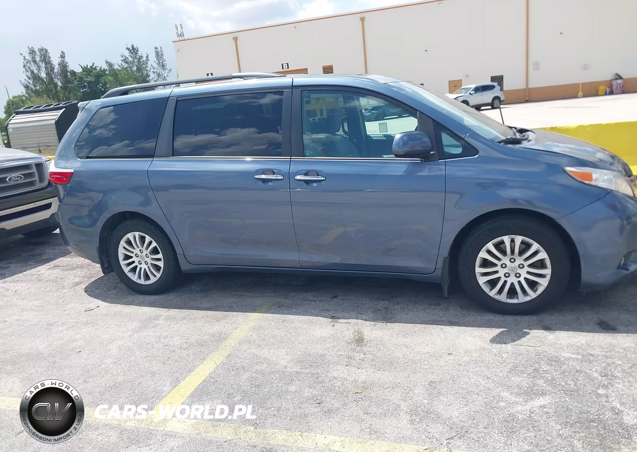 2016 Toyota Sienna Xle 8 Passenger VIN:5TDYK3DC6GS744762 - 13