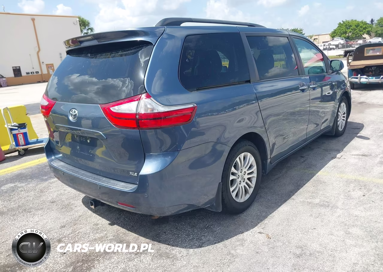 2016 Toyota Sienna Xle 8 Passenger VIN:5TDYK3DC6GS744762 - 4