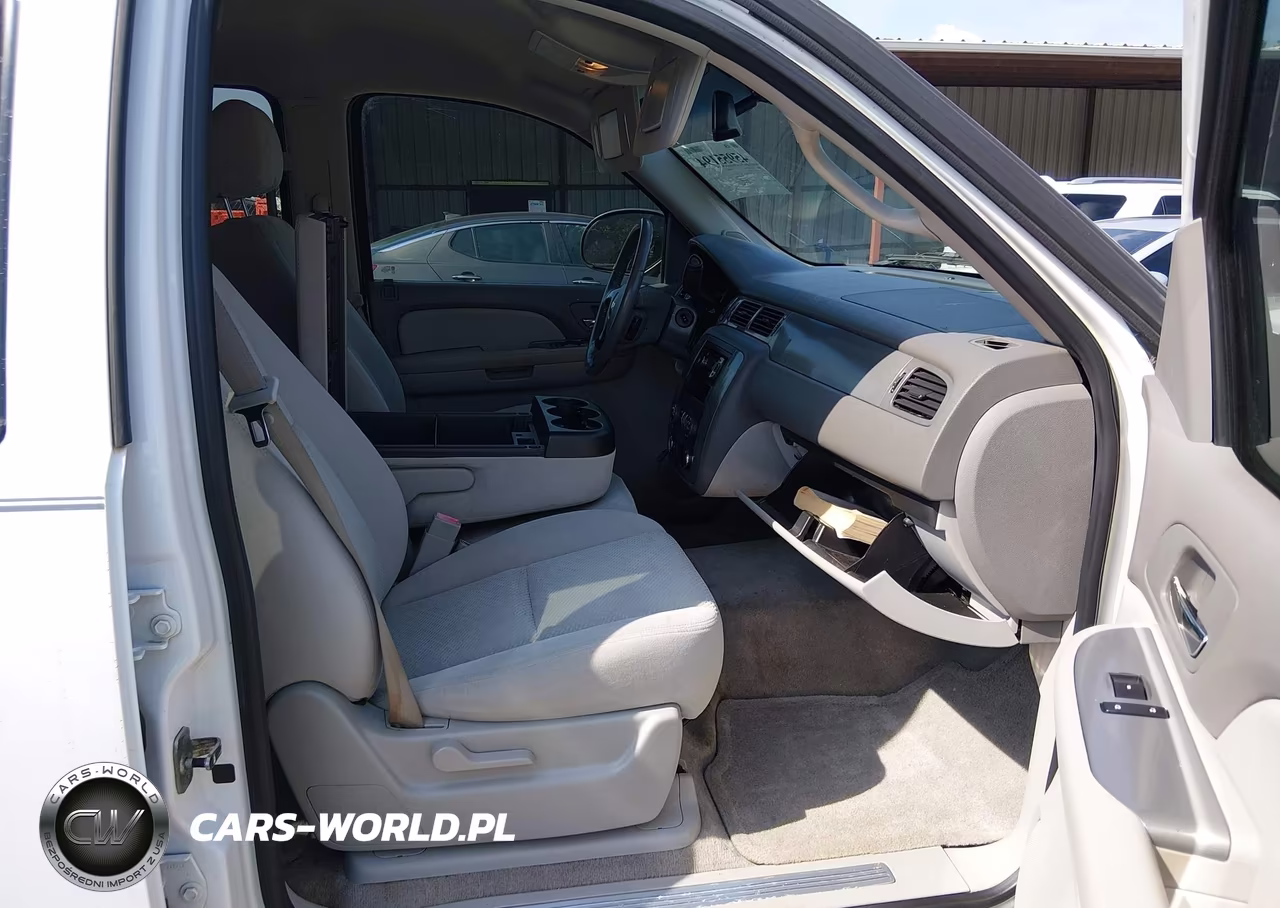 2008 Chevrolet Tahoe Ls VIN:1GNFC13CX8R179935 - 5