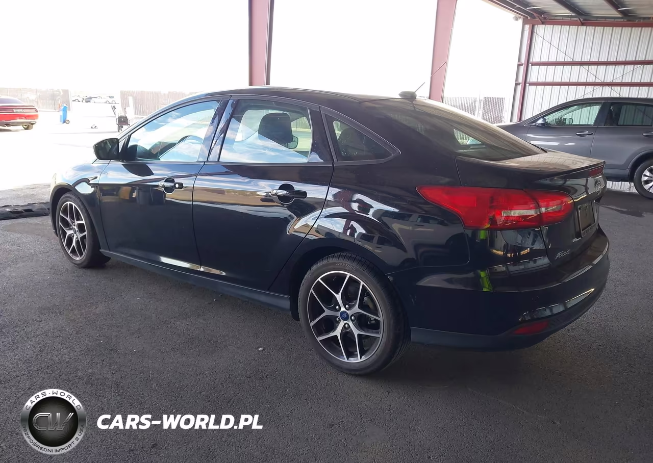 2018 Ford Focus Sel VIN:1FADP3H21JL205630 - 3