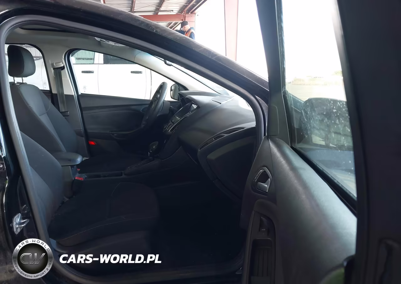2018 Ford Focus Sel VIN:1FADP3H21JL205630 - 5