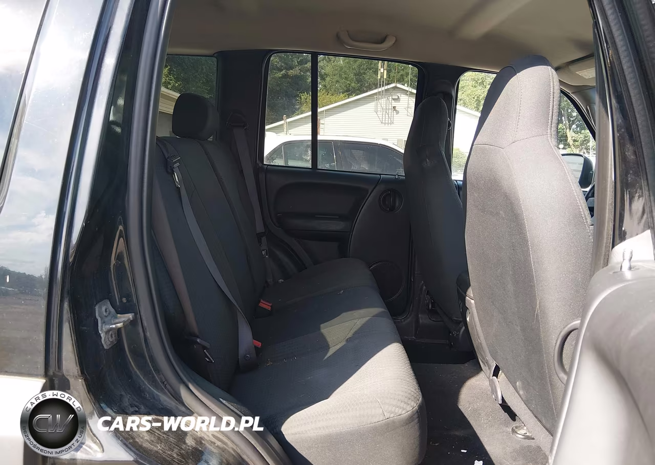 2003 Jeep Liberty Sport VIN:1J4GL48K23W669675 - 8