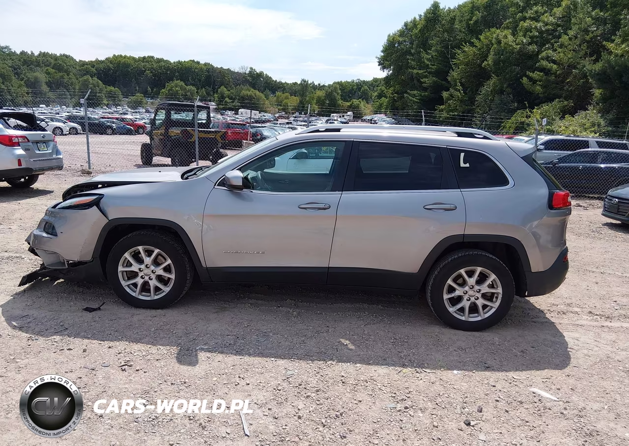 2018 Jeep Cherokee Latitude Fwd VIN:1C4PJLCB2JD573826 - 14