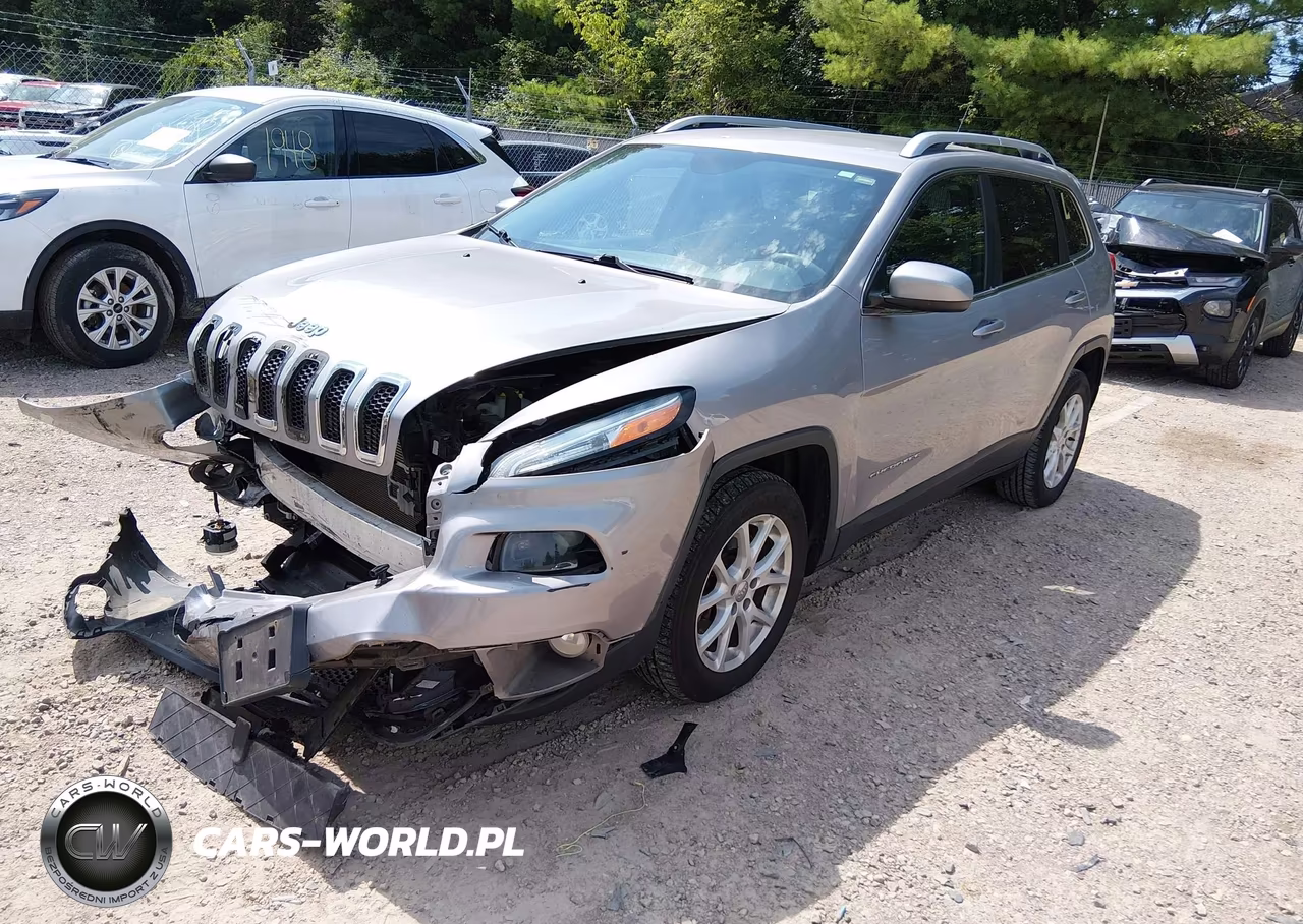 2018 Jeep Cherokee Latitude Fwd VIN:1C4PJLCB2JD573826 - 2
