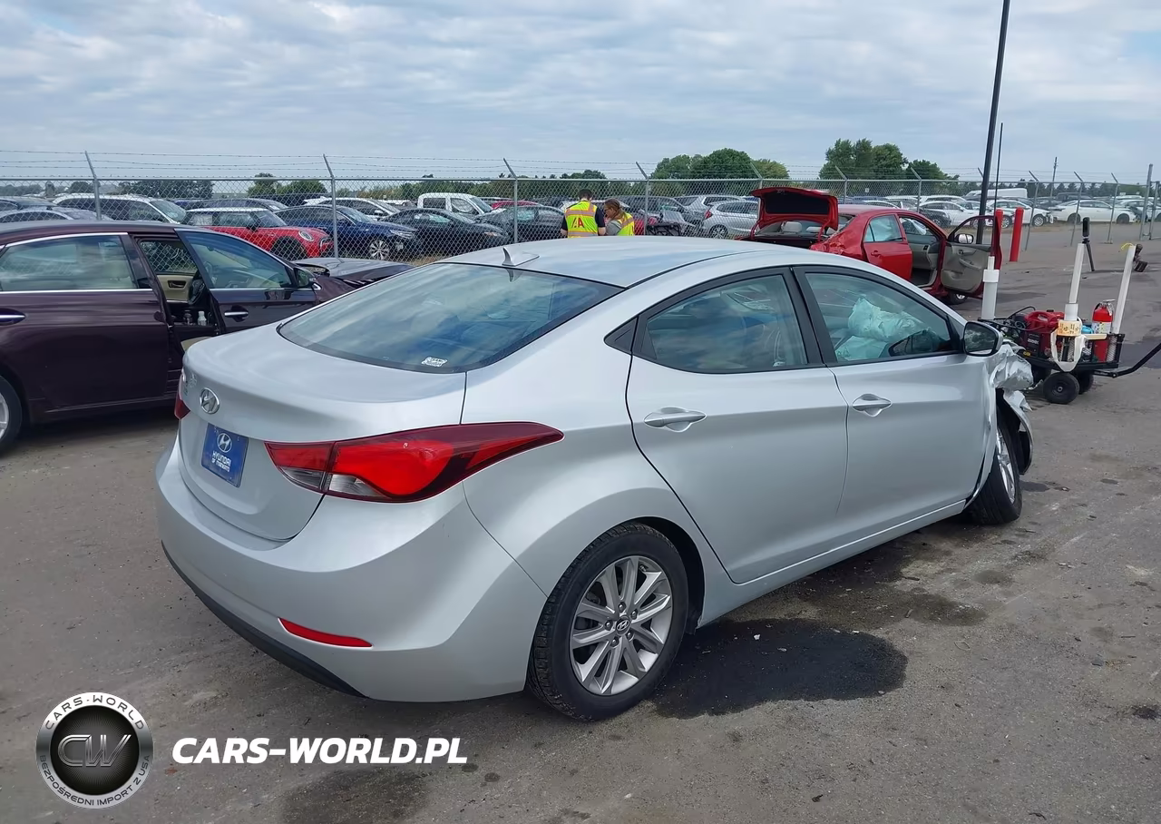 2015 Hyundai Elantra Se VIN:5NPDH4AEXFH555271 - 4