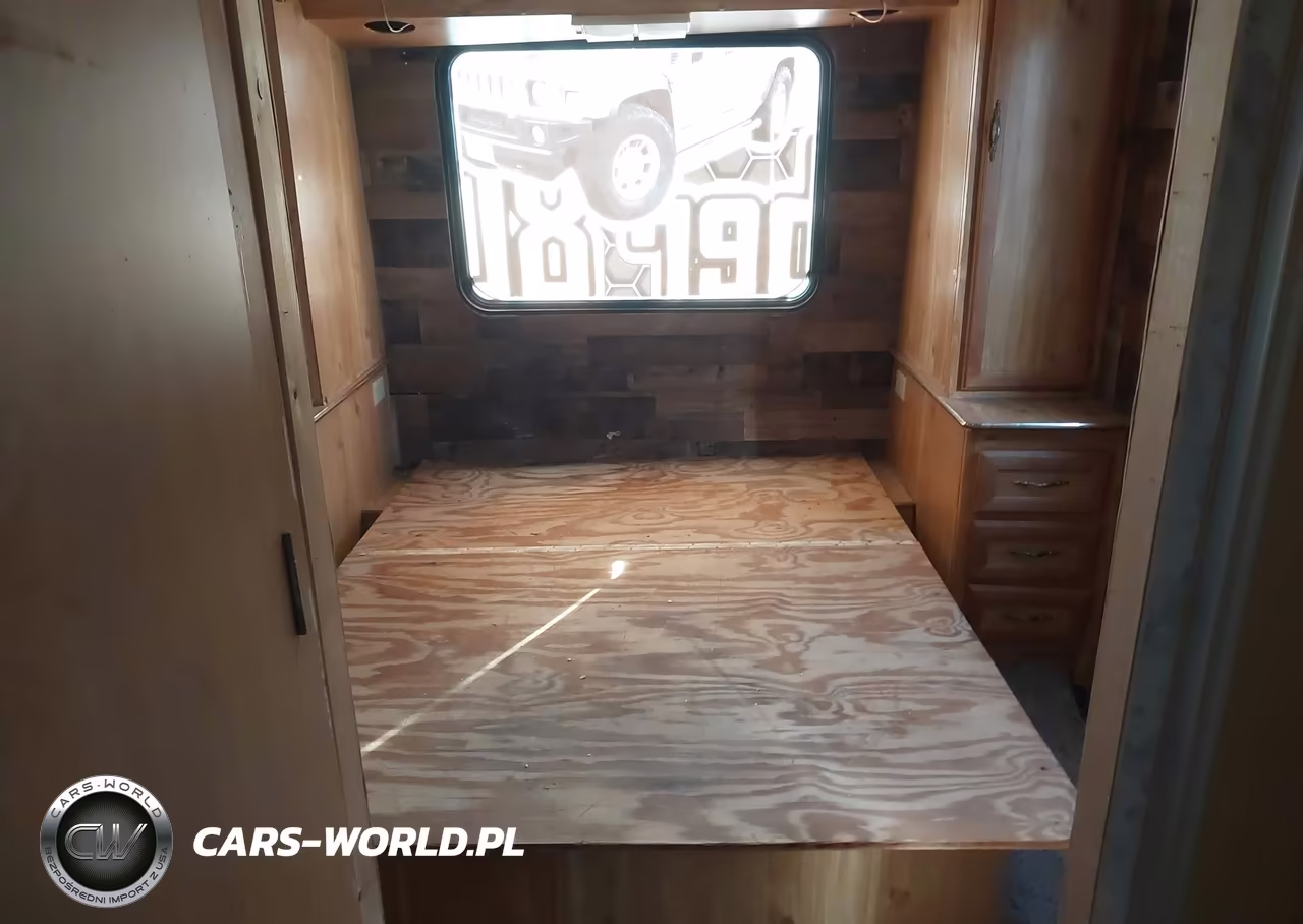 1992 Ford Econoline E350 Cutaway Van VIN:1FDKE30G4NHA14688 - 14
