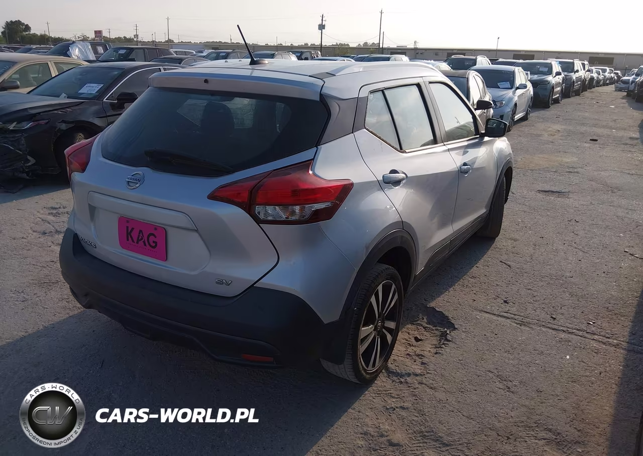 2018 Nissan Kicks Sv VIN:3N1CP5CU0JL533400 - 4