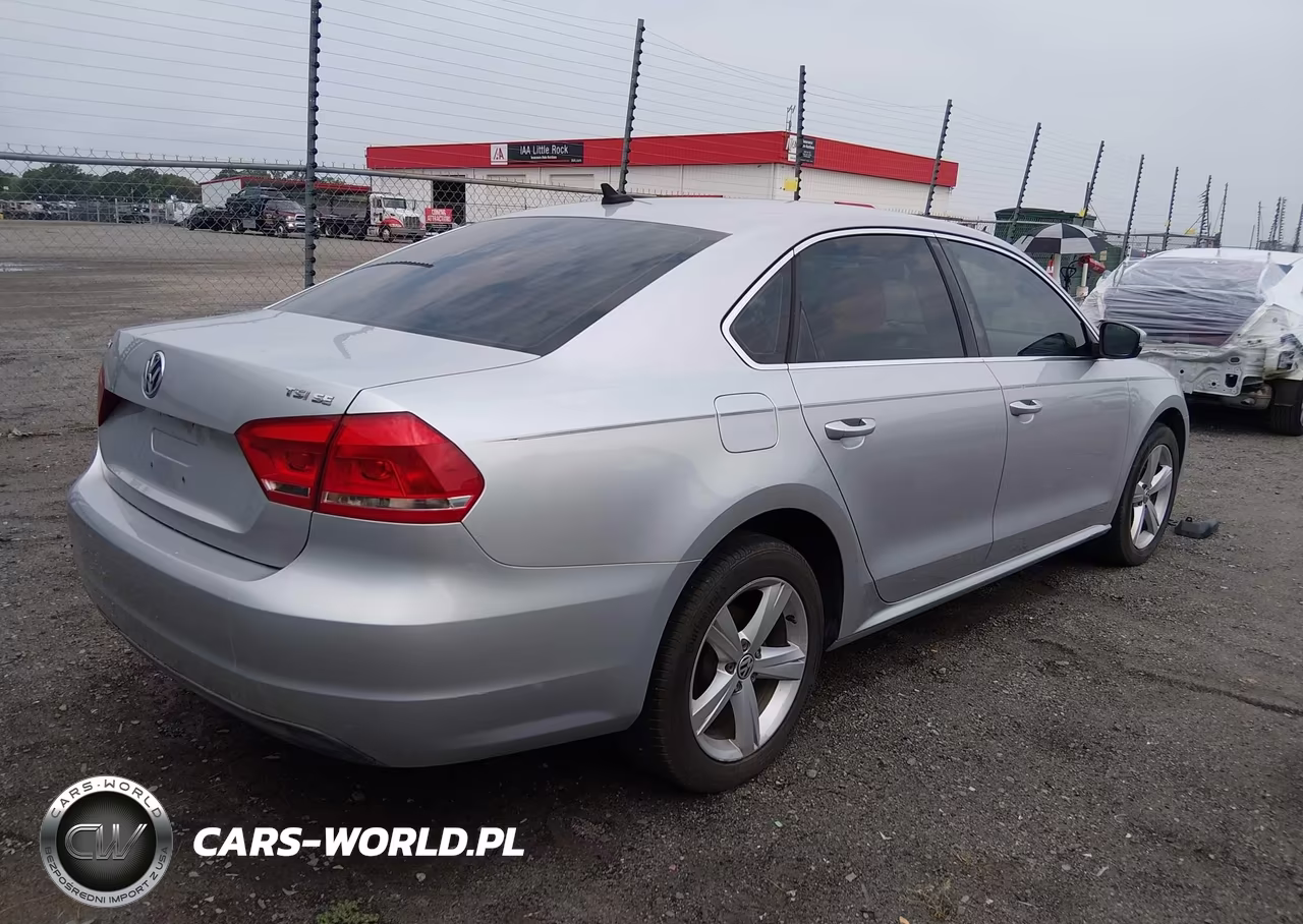 2014 Volkswagen Passat 1.8T Se VIN:1VWBS7A35EC058435 - 4