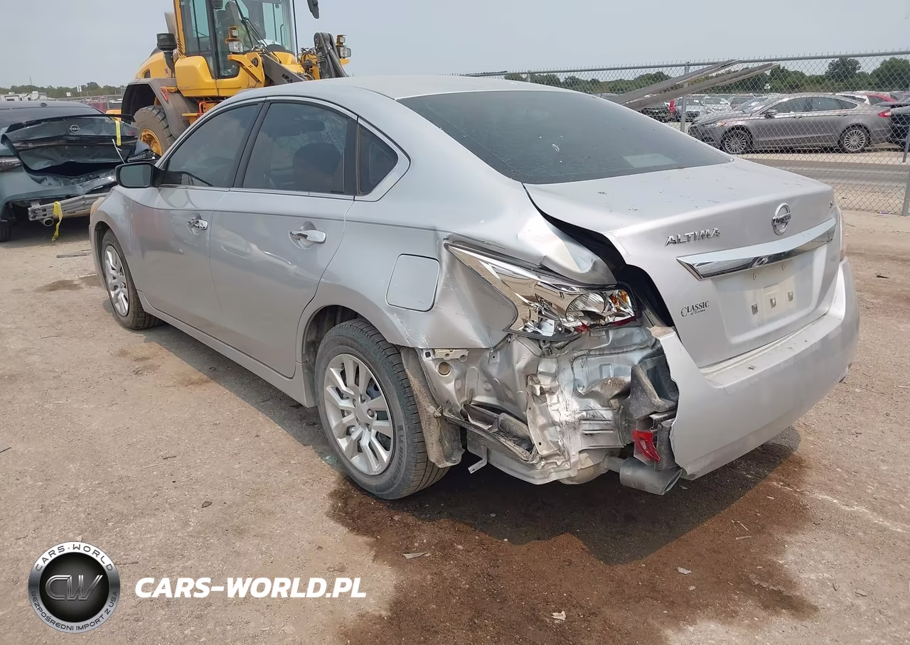 2015 Nissan Altima 2.5 S VIN:1N4AL3AP6FN306243 - 3