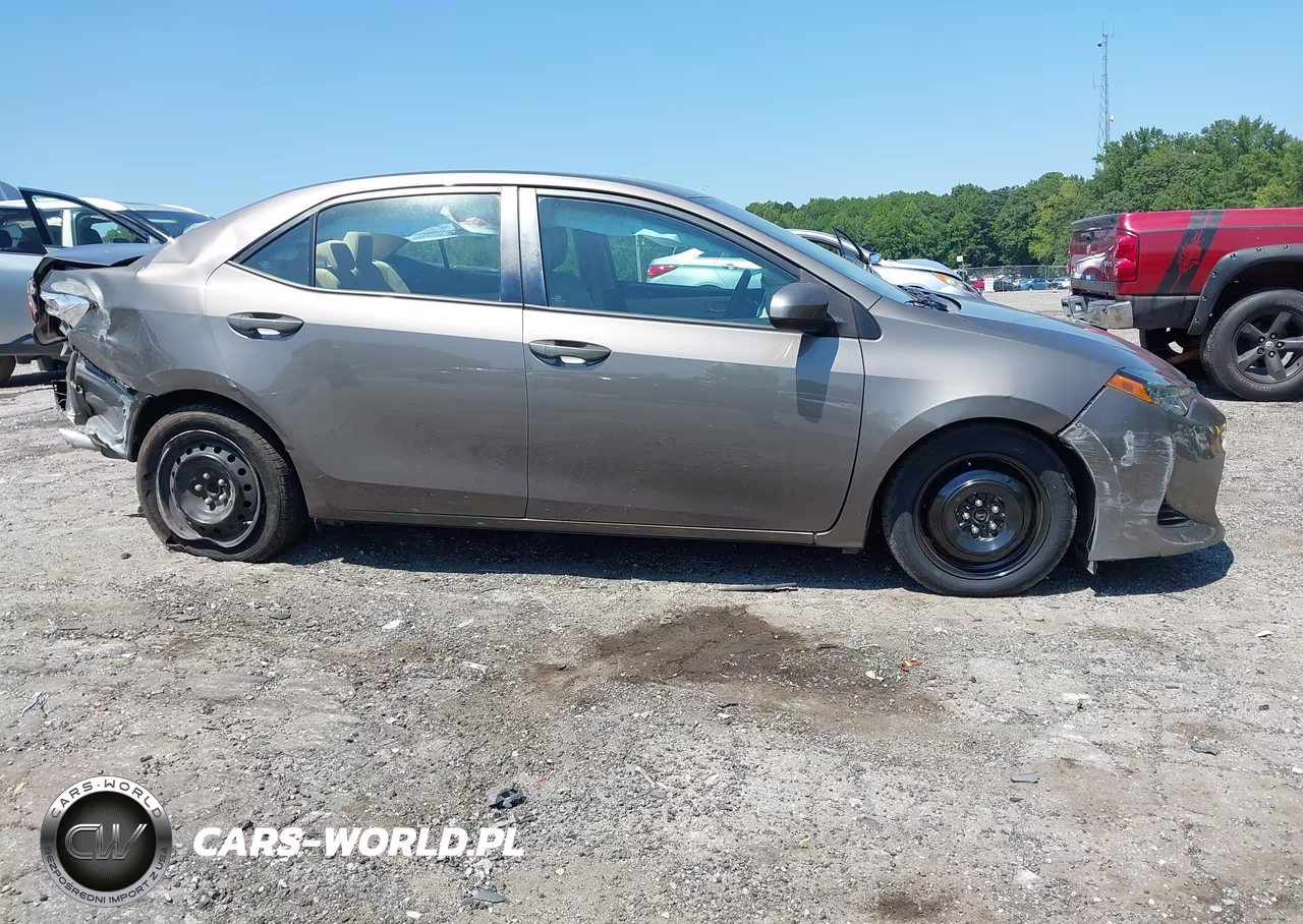 2019 Toyota Corolla Le VIN:2T1BURHE1KC224095 - 13
