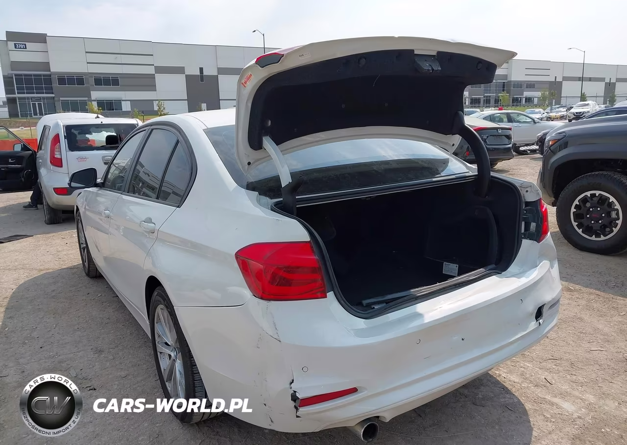 2018 BMW 320I VIN:WBA8E1G50JNU89318 - 3