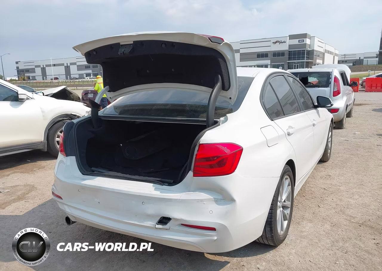 2018 BMW 320I VIN:WBA8E1G50JNU89318 - 4