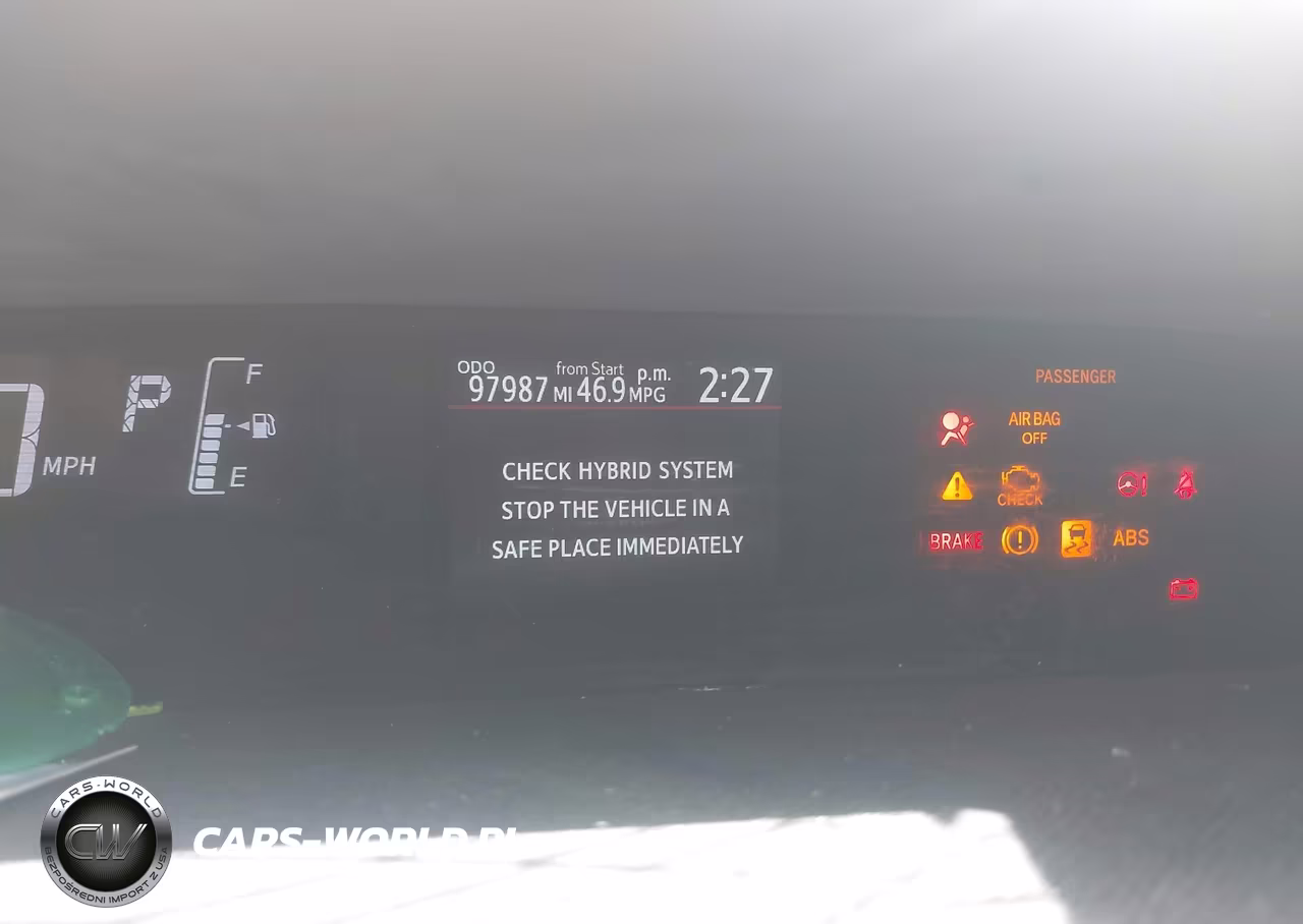 2015 Toyota Prius C Two VIN:JTDKDTB37F1103120 - 16
