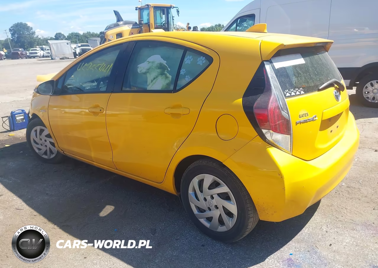 2015 Toyota Prius C Two VIN:JTDKDTB37F1103120 - 3