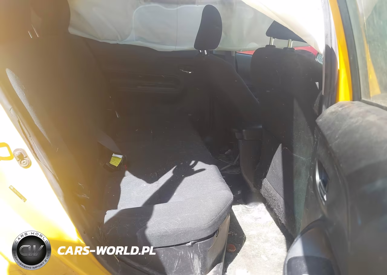 2015 Toyota Prius C Two VIN:JTDKDTB37F1103120 - 8