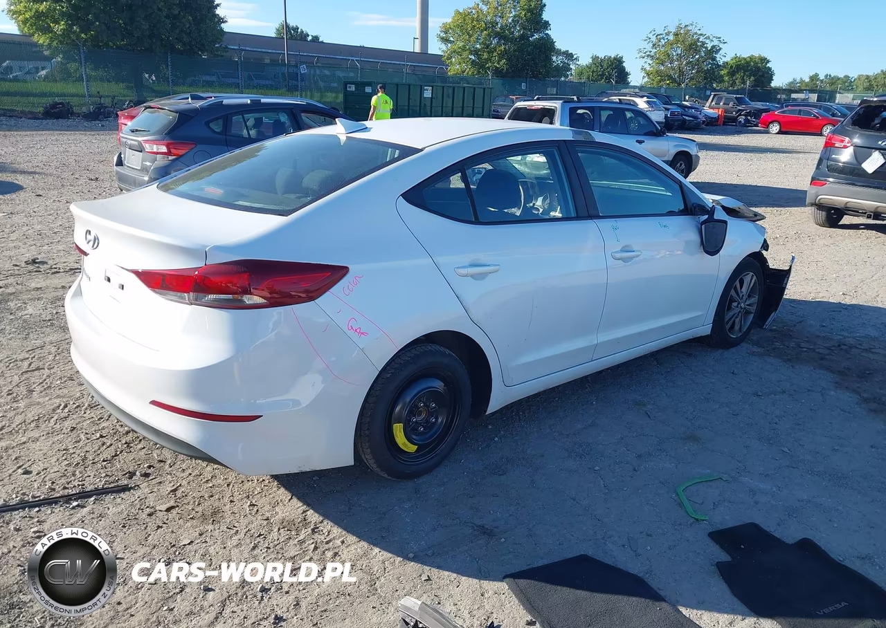 2018 Hyundai Elantra Sel VIN:5NPD84LF9JH325235 - 4