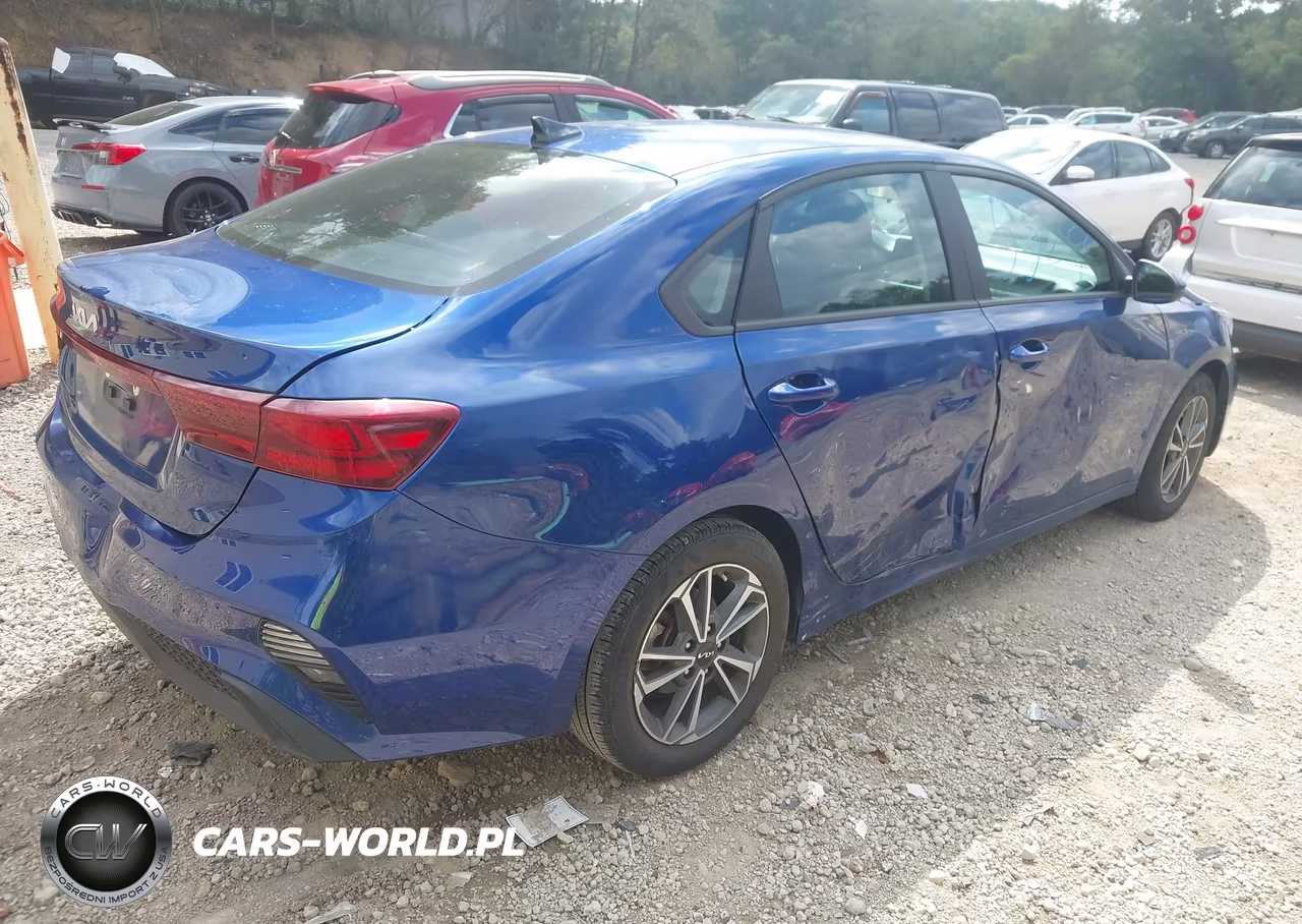 2023 Kia Forte Lxs VIN:3KPF24AD5PE641210 - 4
