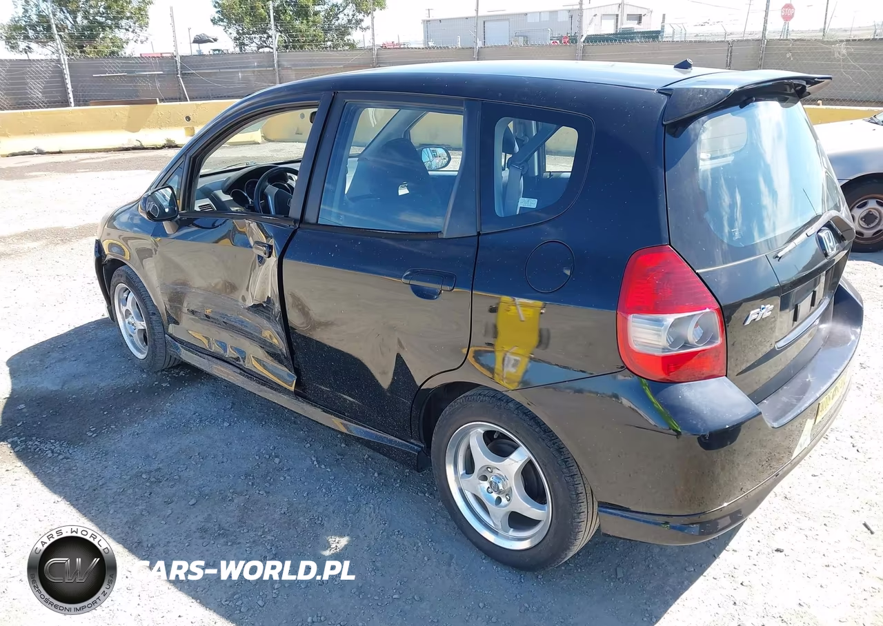 2007 Honda Fit Sport VIN:JHMGD38667S026838 - 3