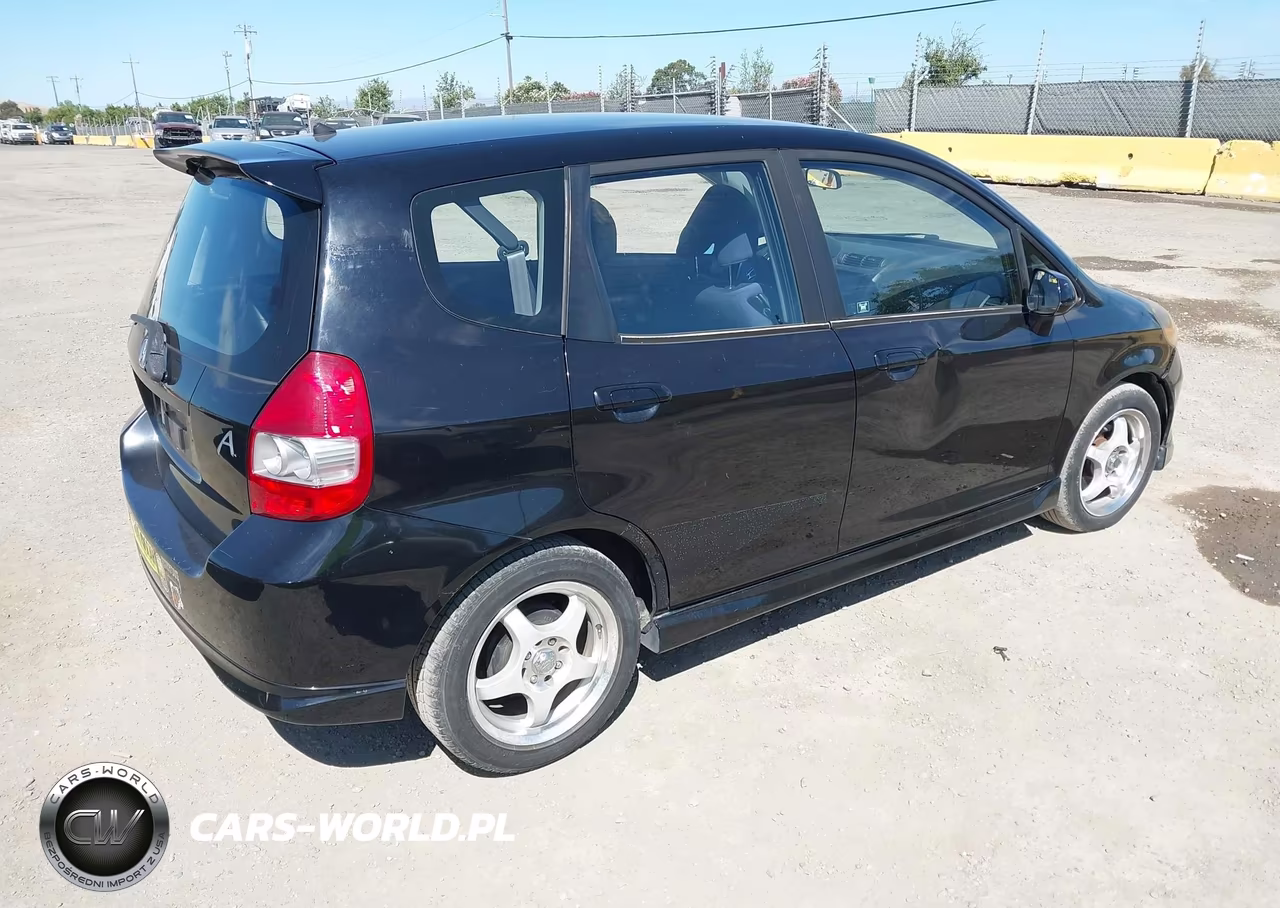 2007 Honda Fit Sport VIN:JHMGD38667S026838 - 4
