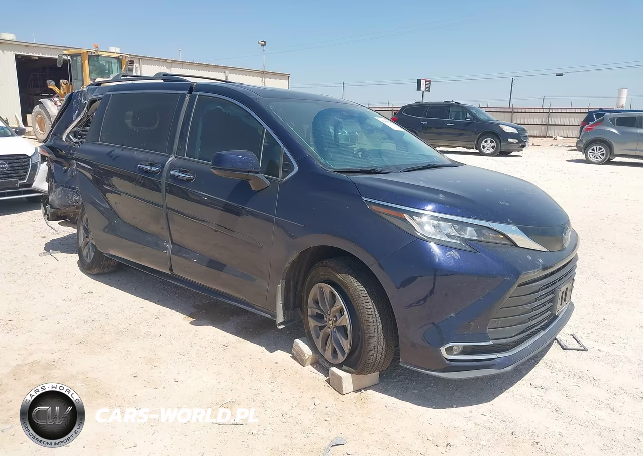 2022 Toyota Sienna Xle