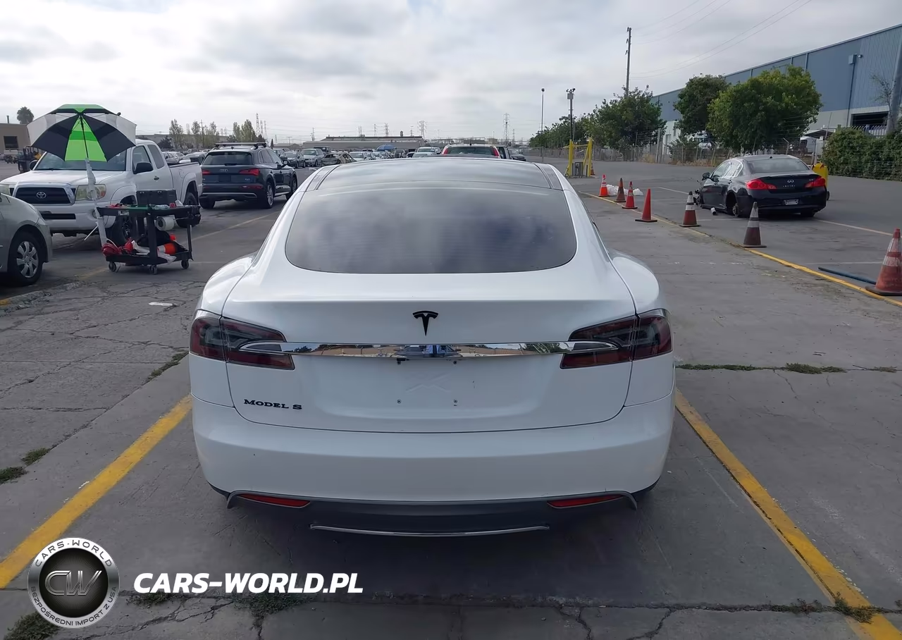 2013 Tesla Model S VIN:5YJSA1DG2DFP03576 - 16