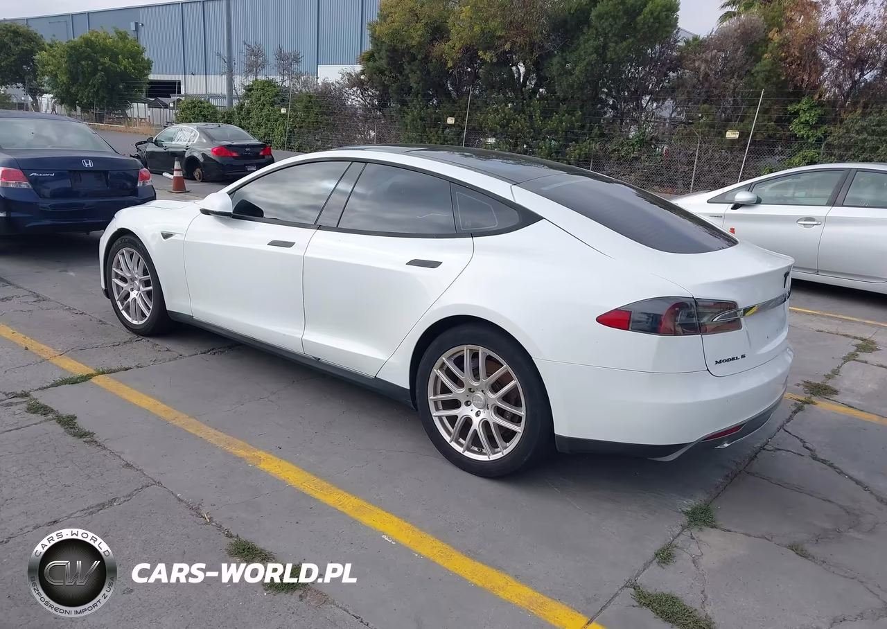 2013 Tesla Model S VIN:5YJSA1DG2DFP03576 - 3