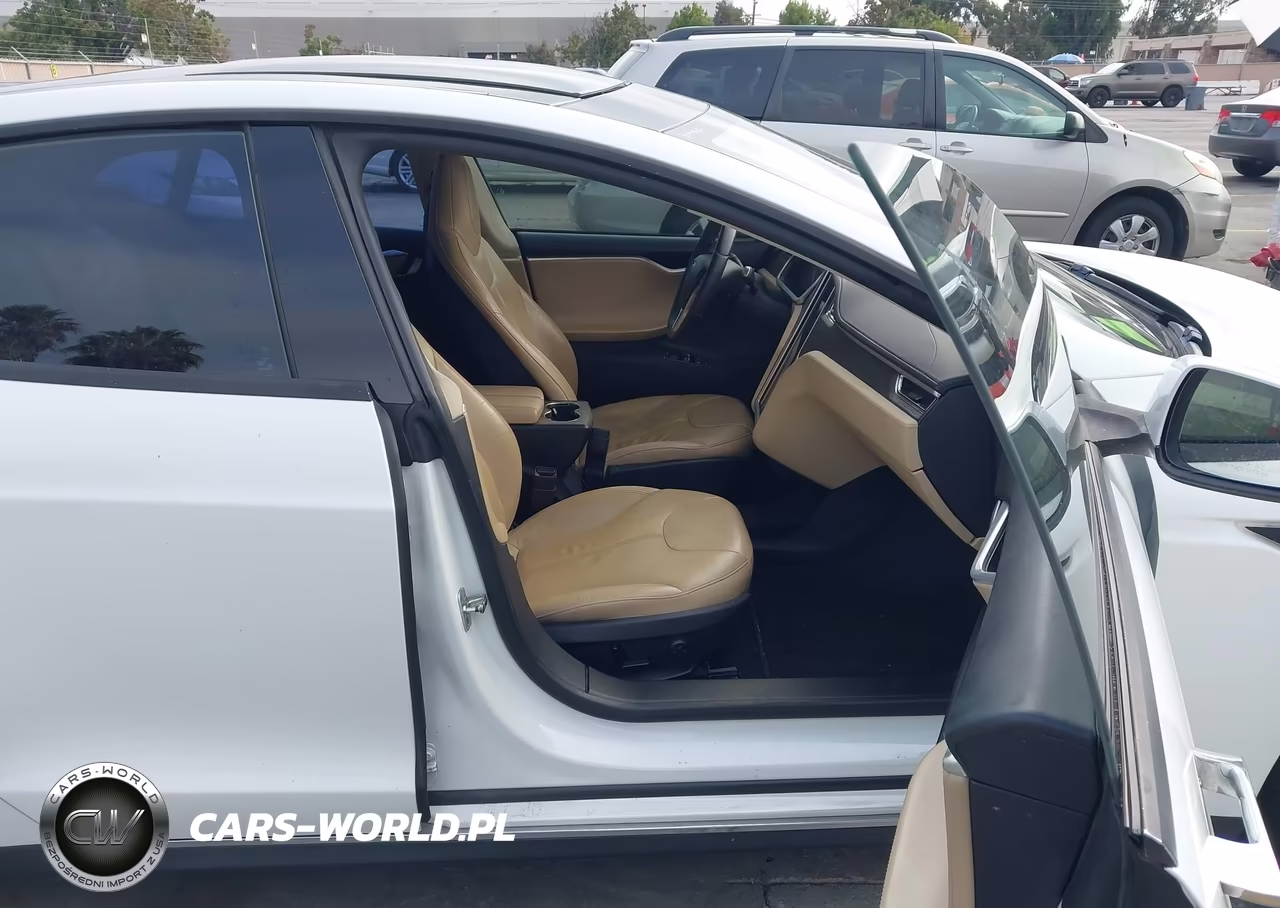 2013 Tesla Model S VIN:5YJSA1DG2DFP03576 - 5