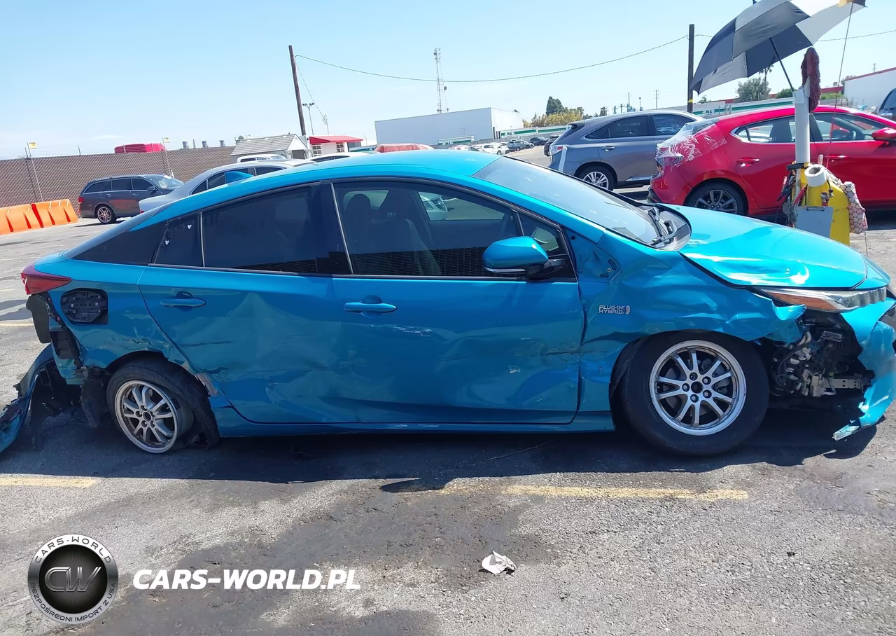 2019 Toyota Prius Prime Plus VIN:JTDKARFP8K3118359 - 13