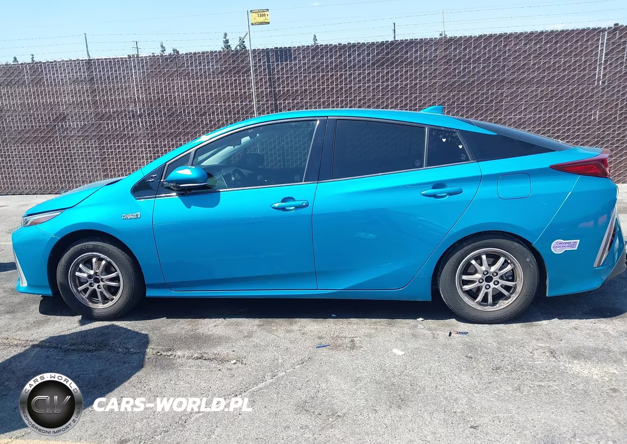 2019 Toyota Prius Prime Plus VIN:JTDKARFP8K3118359 - 14